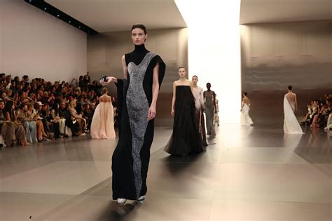 fendi sfilata|Sfilata Fendi Couture Primavera/Estate 2024.